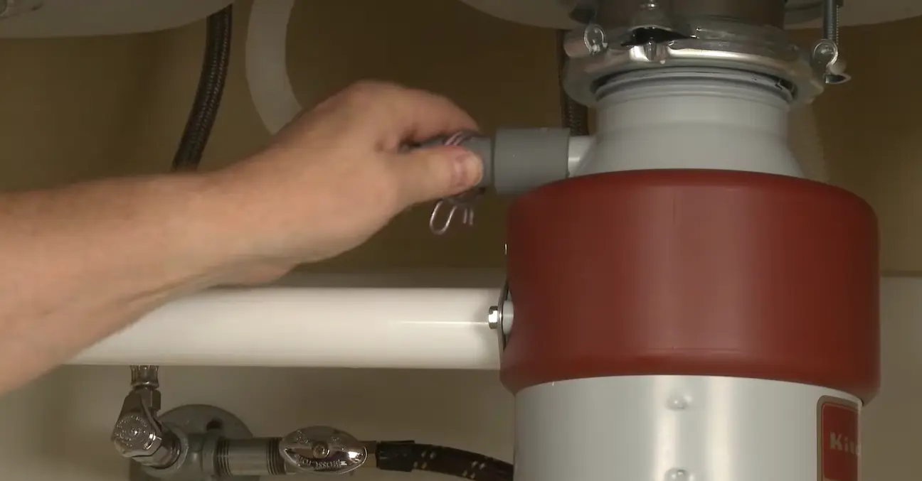 dishwasher-drain-hose-connection-with-disposal-inlet